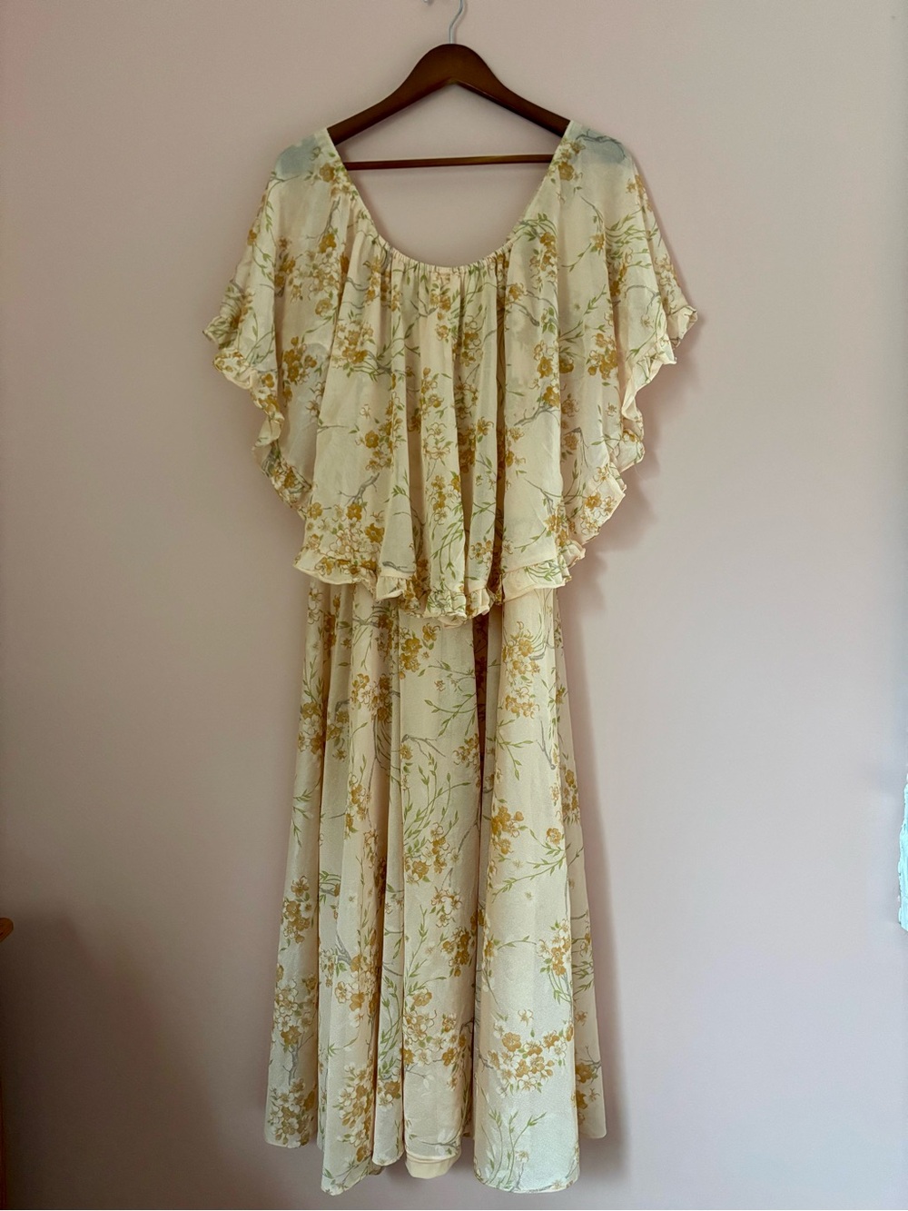 Gorgeous 70s vintage Cream Floral Ruffle Capelet Maxi Dress - Picture 2 of 4